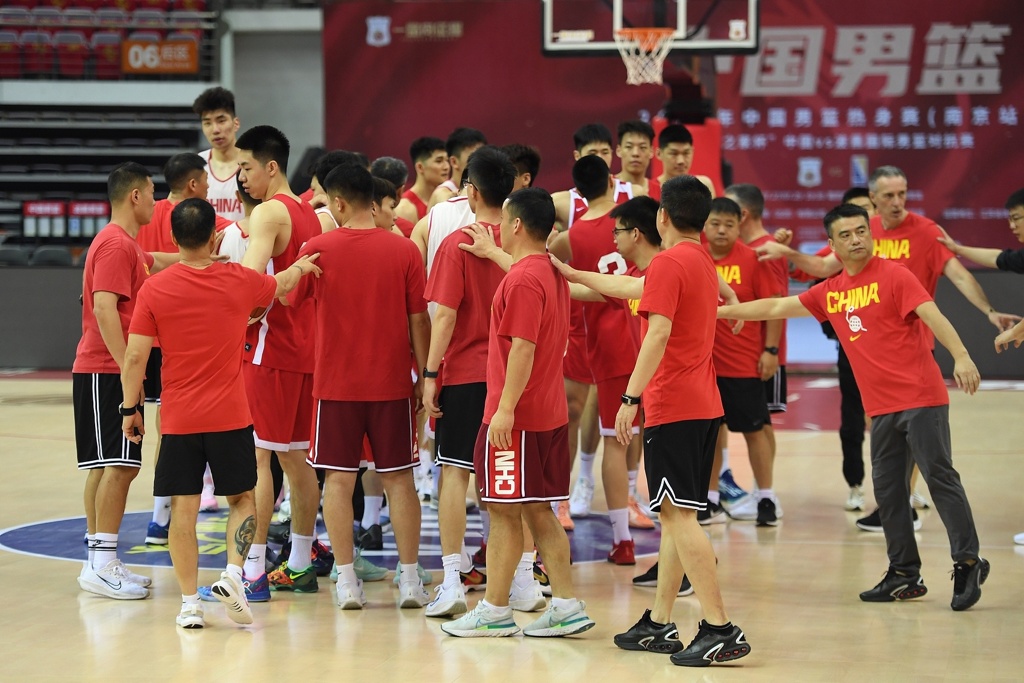 中国男篮亚洲杯小组赛总结：惊喜的三分，惊吓的板凳